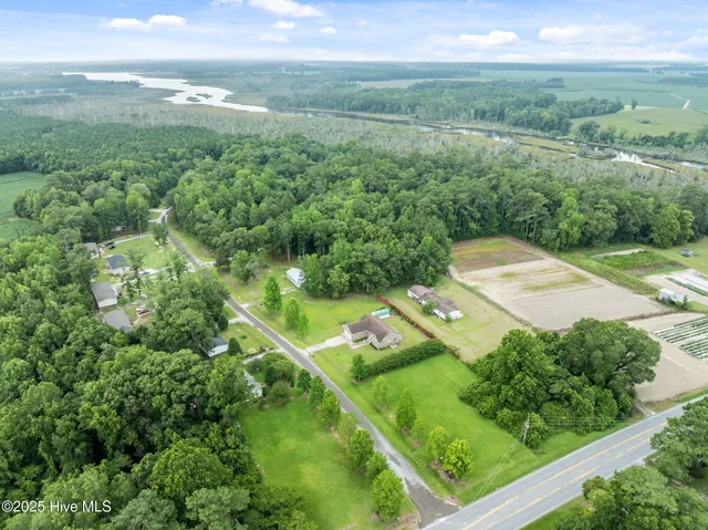 $268,500 | 102 Carls Woods Drive, Pinetown, NC 27865