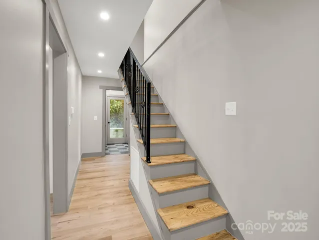 $599,000 | 26 Governors View Road, Asheville, NC 28805