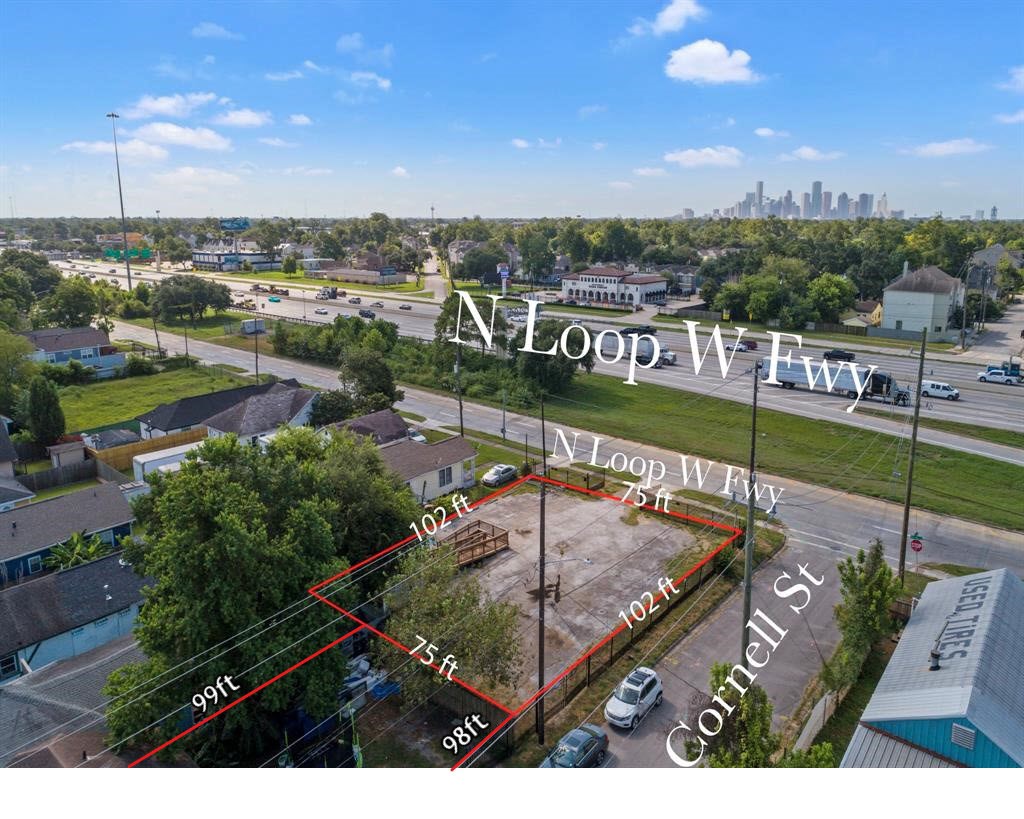 803 North Loop Houston, TX 77022 - Photo 2 of 16 a view of a city