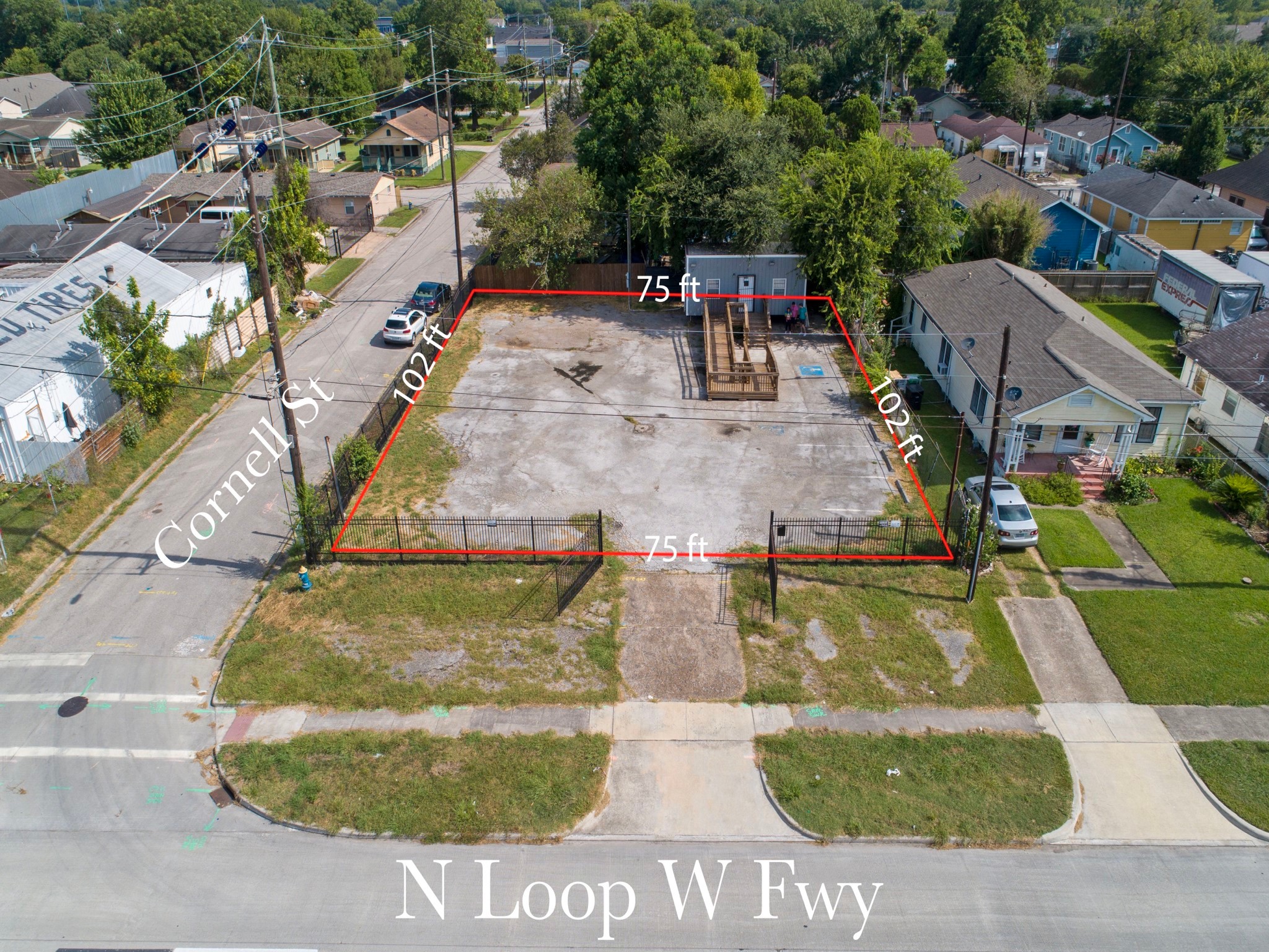803 North Loop Houston, TX 77022 - Photo 7 of 16 an aerial view of a swimming pool