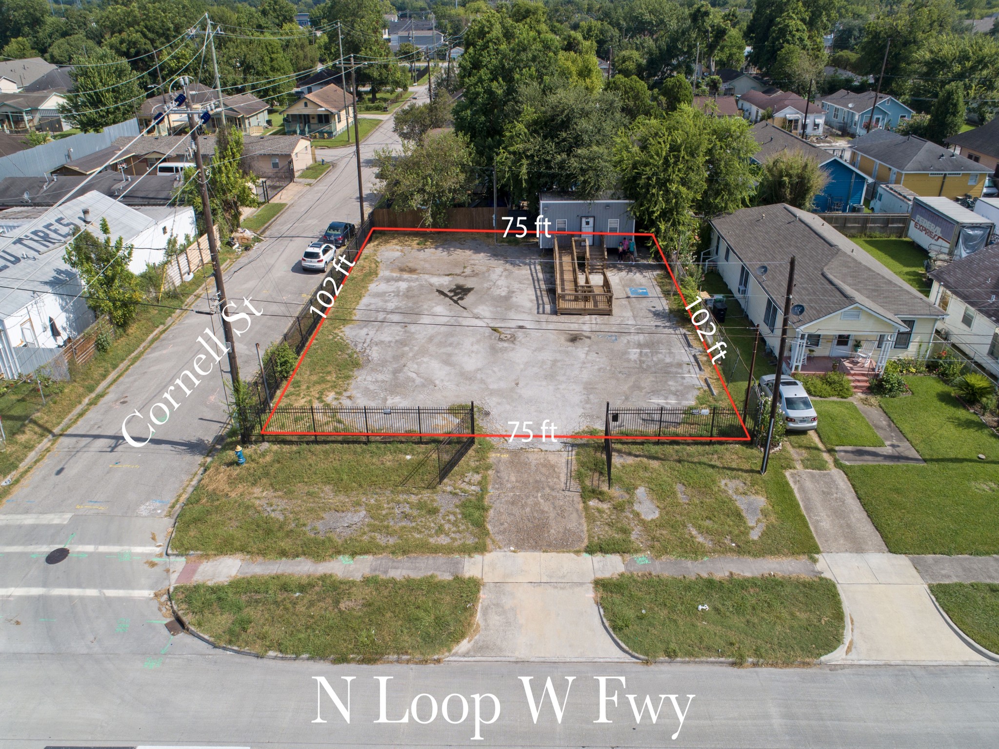 803 North Loop Houston, TX 77022 - Photo 7 of 16 an aerial view of a swimming pool