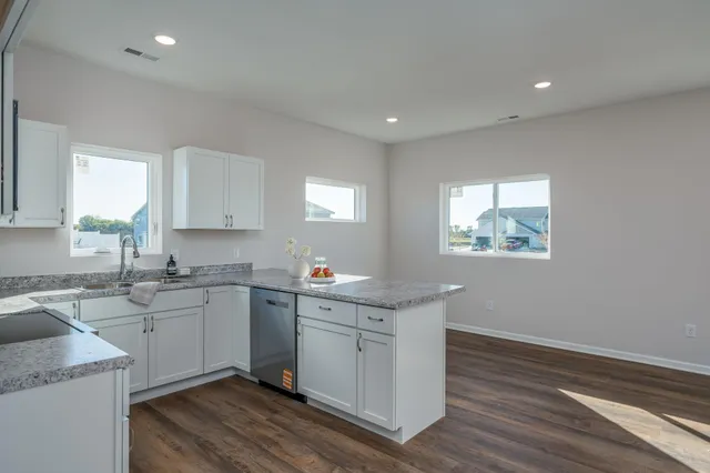 $599,900 | 3117-3119 Noble Drive, Mankato, MN 56001