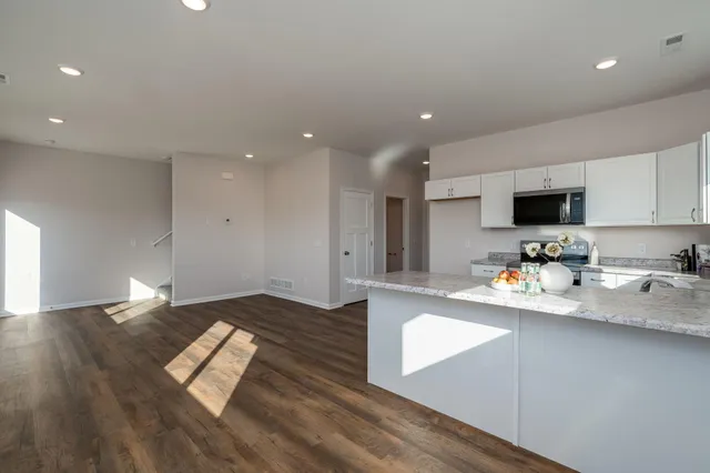 $599,900 | 3117-3119 Noble Drive, Mankato, MN 56001