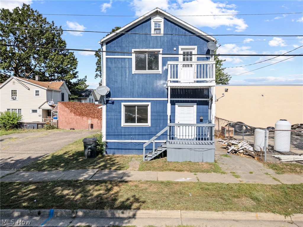 2387 29th Street Southwest Akron, OH 44314 - Photo 2 of 24 Traditional home with a balcony