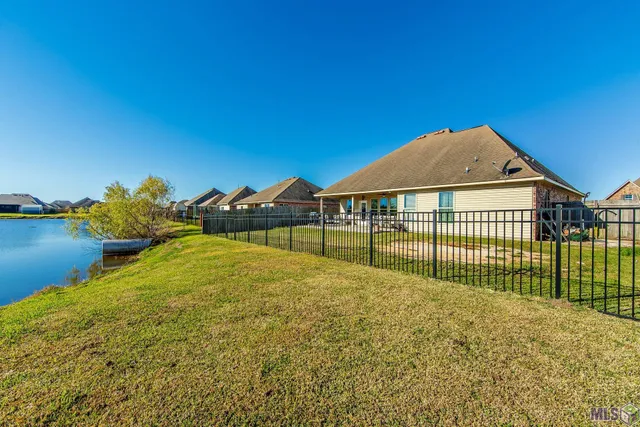 $265,000 | 121 Carriage Way, Thibodaux, LA 70301