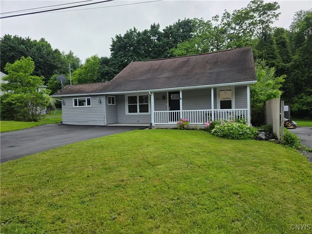 $225,000 | 523 Cleveland Boulevard, Manlius, NY 13066