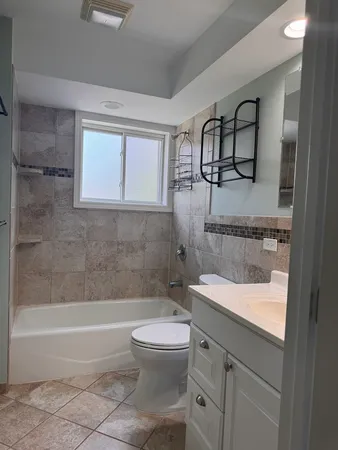 $1,650 | 717 Strom Drive, Unit 3A, West Dundee, IL 60118