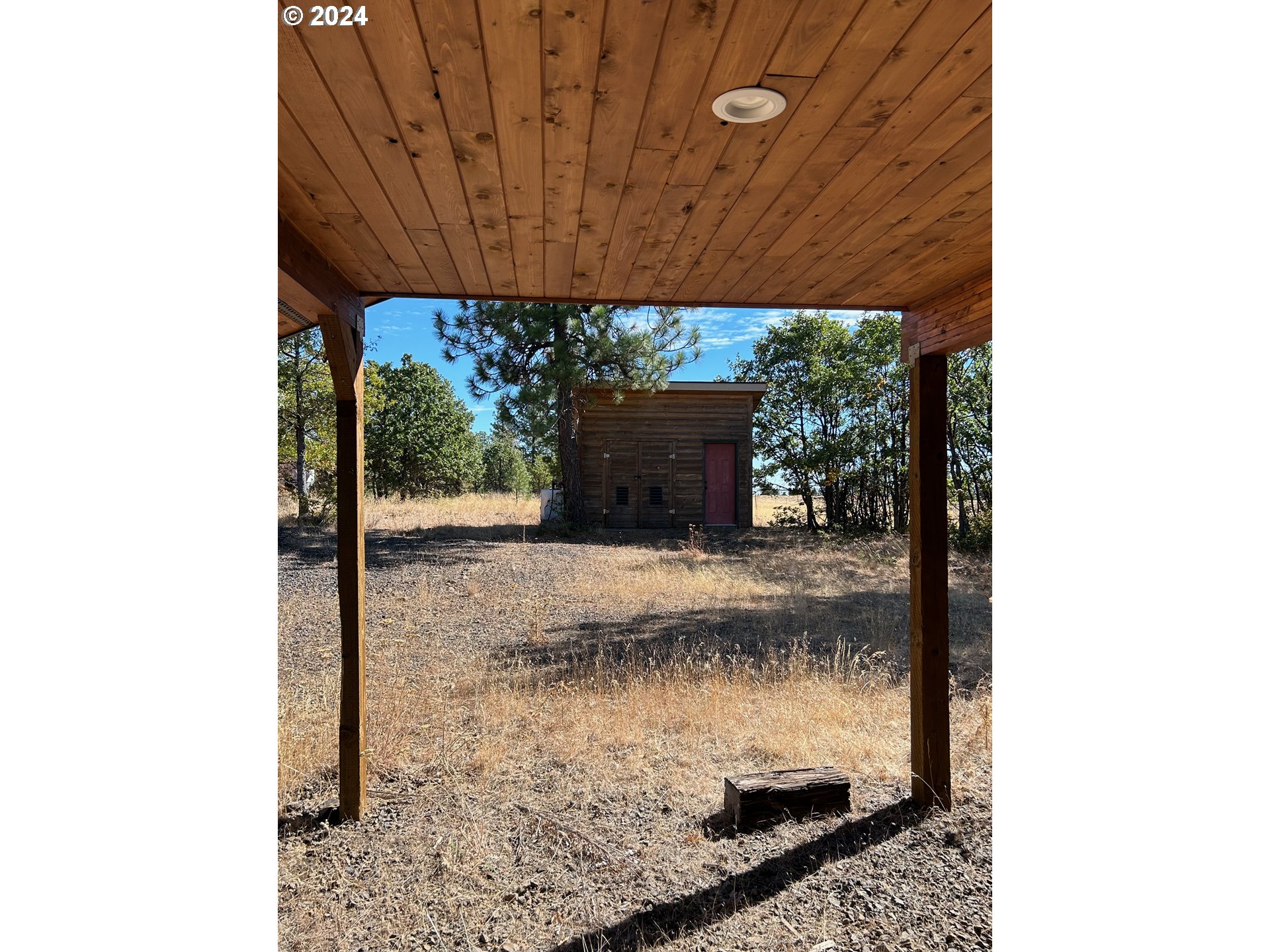 211 Jensen Quarry Road Roosevelt, WA 99356 - Photo 11 of 27 a view of a porch