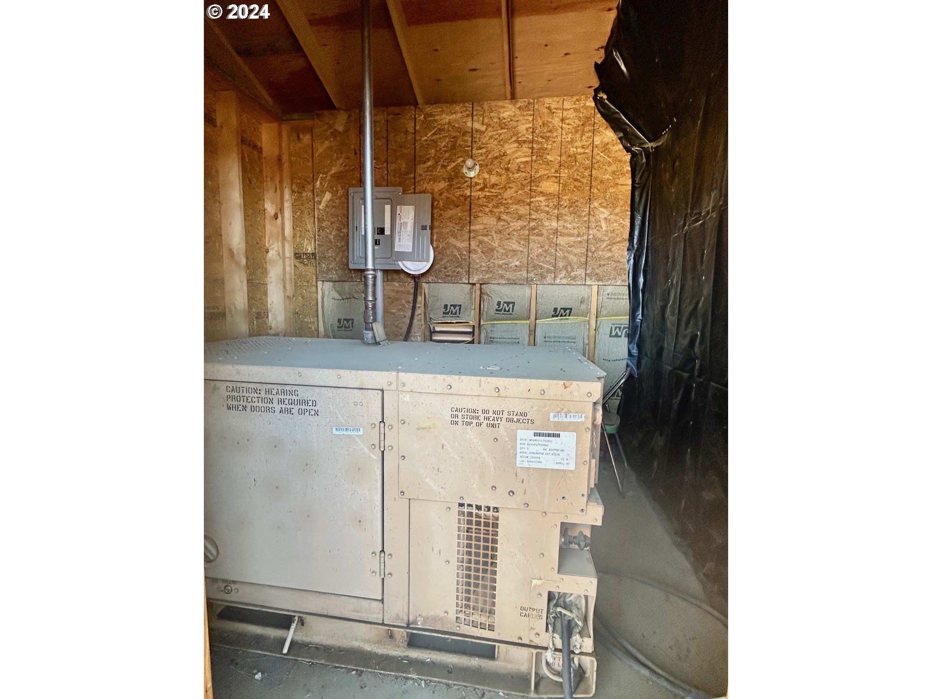 211 Jensen Quarry Road Roosevelt, WA 99356 - Photo 9 of 27 a view of a bathroom with mirror