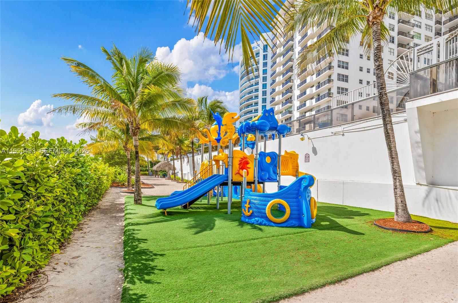 6039 Collins Avenue, Unit 1206 Miami Beach, FL 33140 - Photo 23 of 36