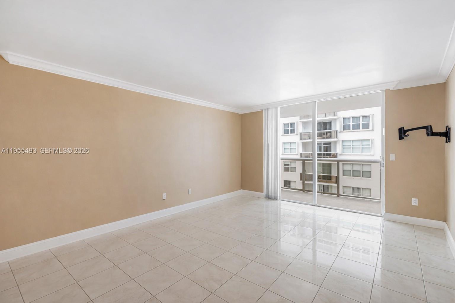 6039 Collins Avenue, Unit 1206 Miami Beach, FL 33140 - Photo 7 of 36