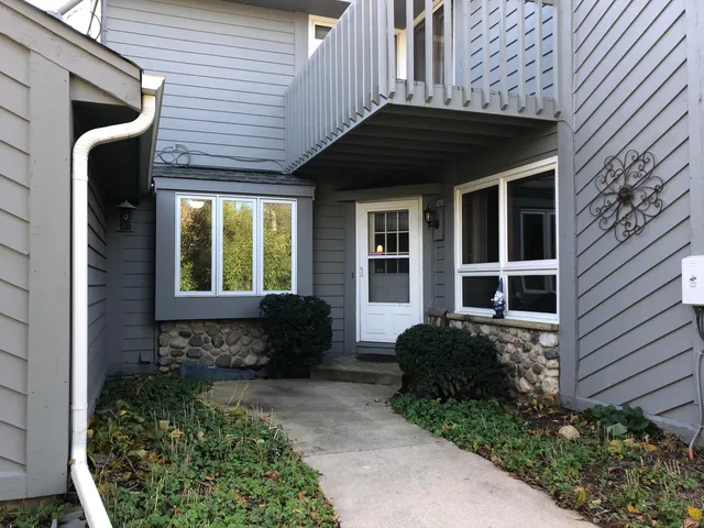 $309,900 | 15634 West Ridge Road, New Berlin, WI 53151