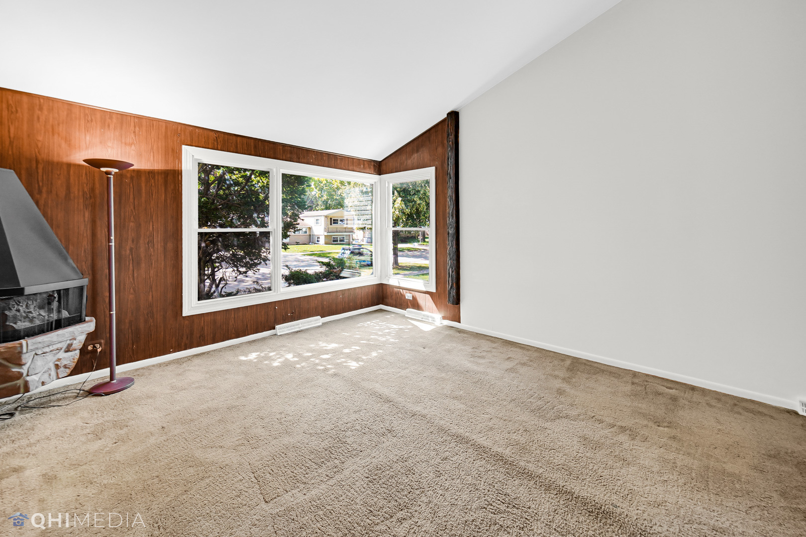381 North 4th Avenue, Unit B Des Plaines, IL 60016 - Photo 13 of 22 a view of a room with large windows