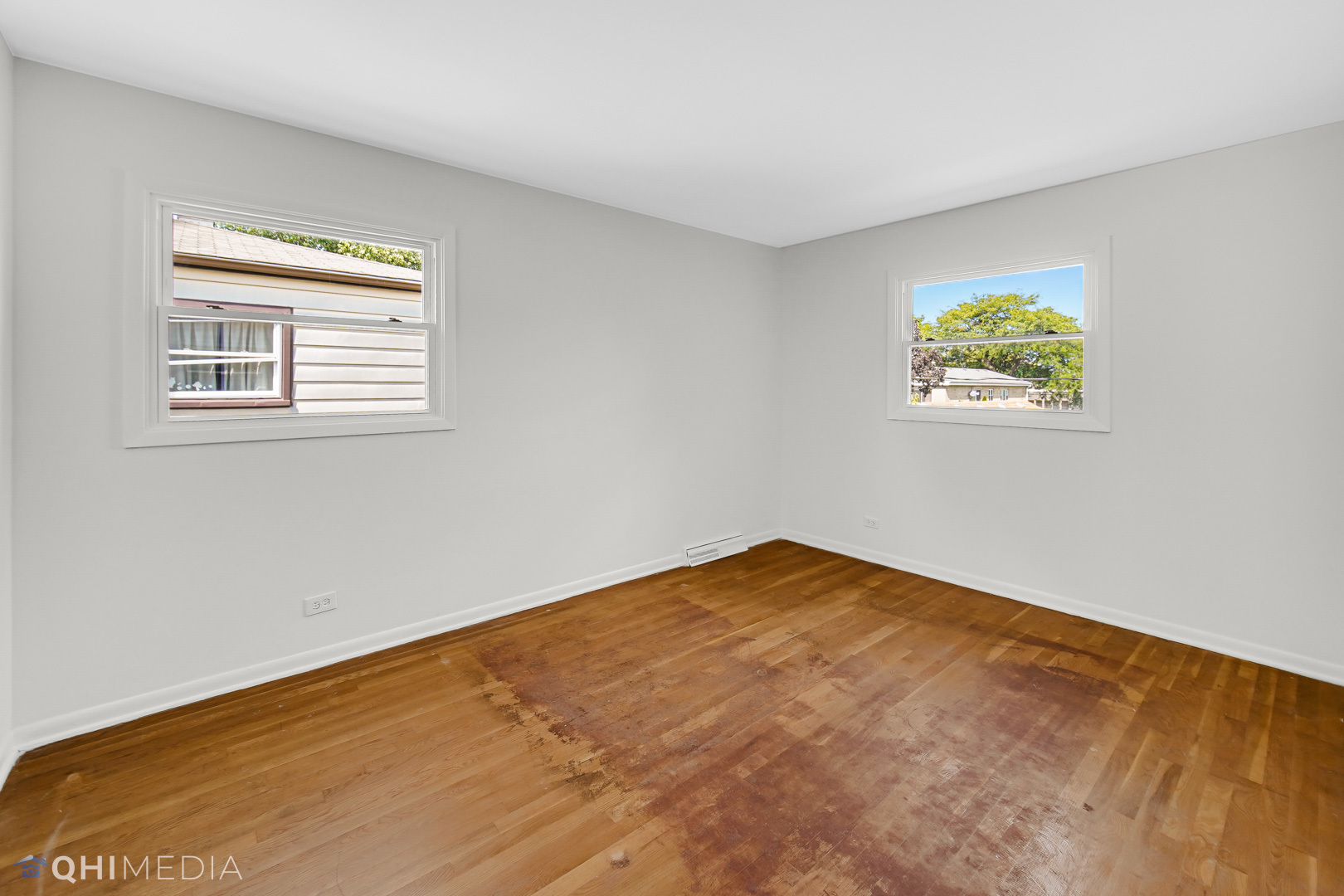 381 North 4th Avenue, Unit B Des Plaines, IL 60016 - Photo 16 of 22 a view of an empty room with a window
