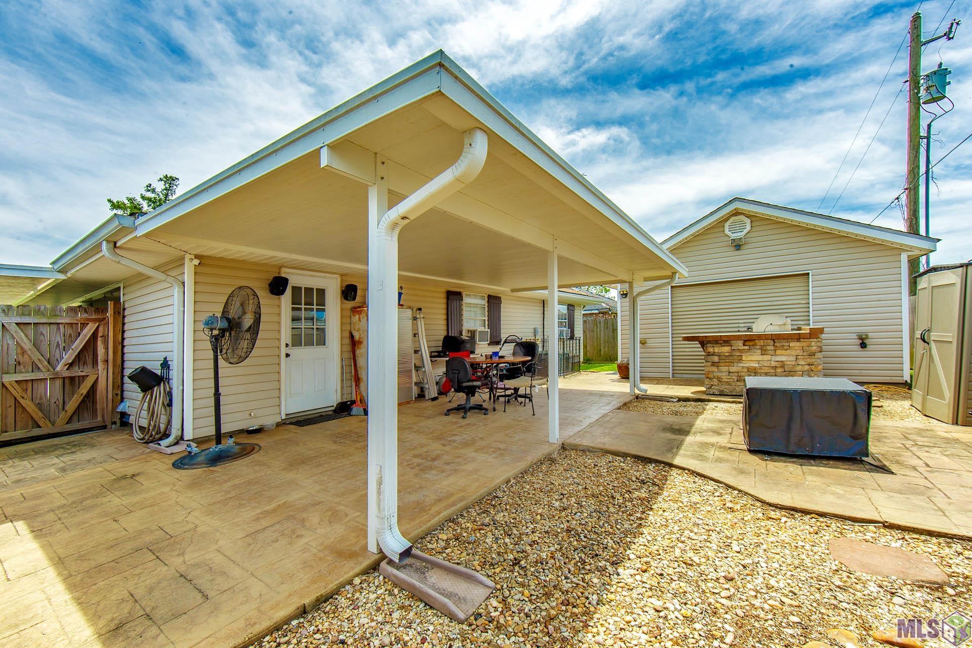 335 Robyn Street Gray, LA 70359 - Photo 3 of 15