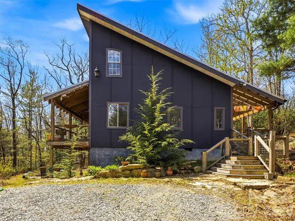 $385,000 | 50 Dogwood Circle, Penrose, NC 28766