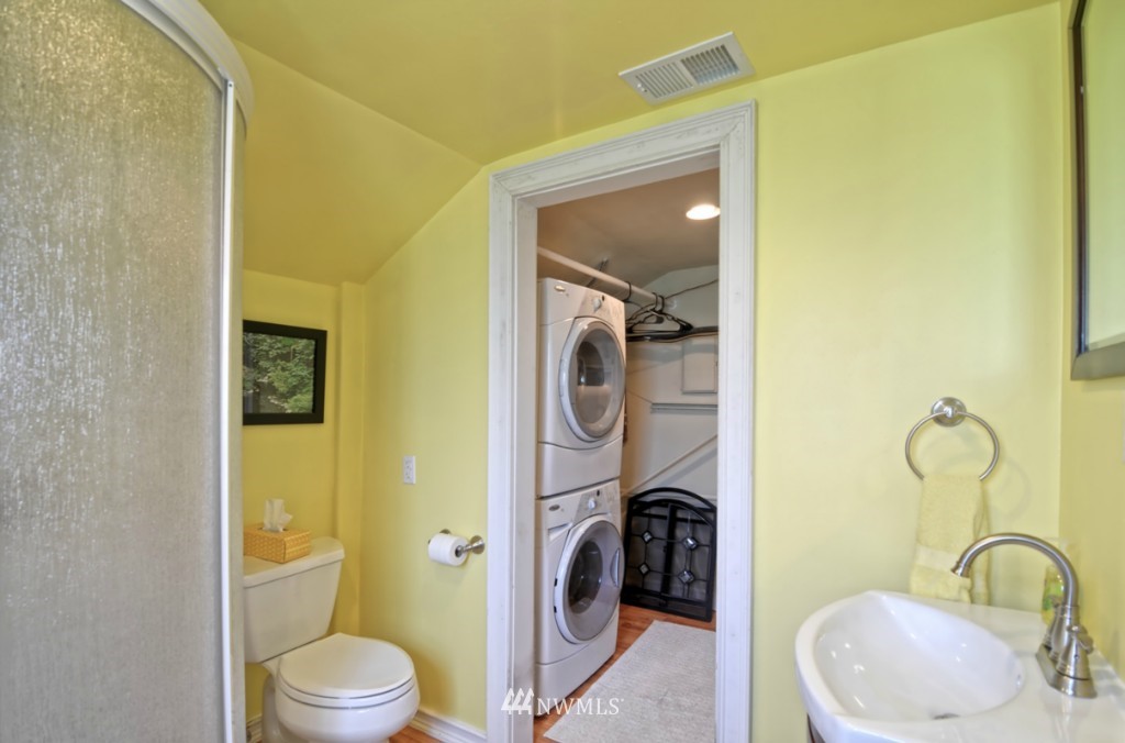 403 240th Street Southeast Bothell, WA 98021 - Photo 12 of 22