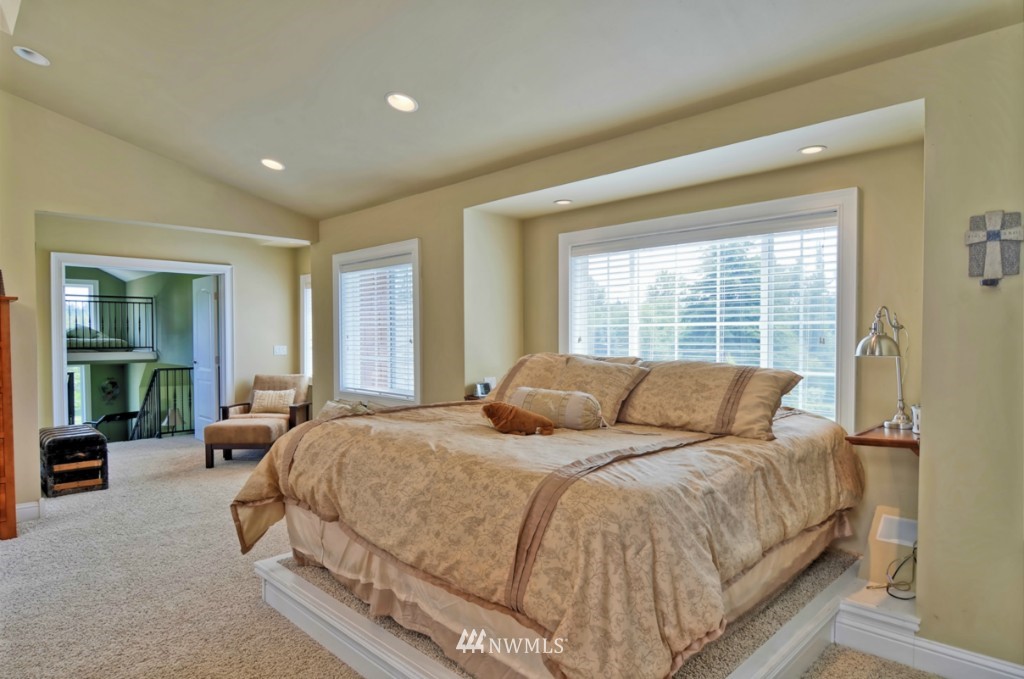 403 240th Street Southeast Bothell, WA 98021 - Photo 15 of 22