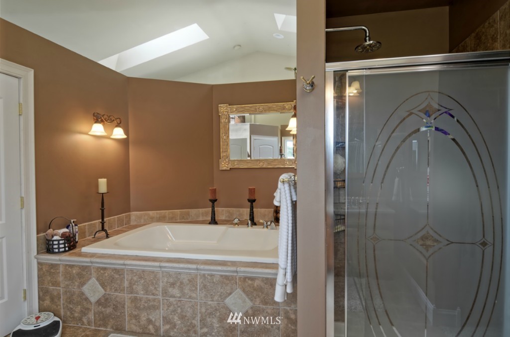 403 240th Street Southeast Bothell, WA 98021 - Photo 16 of 22