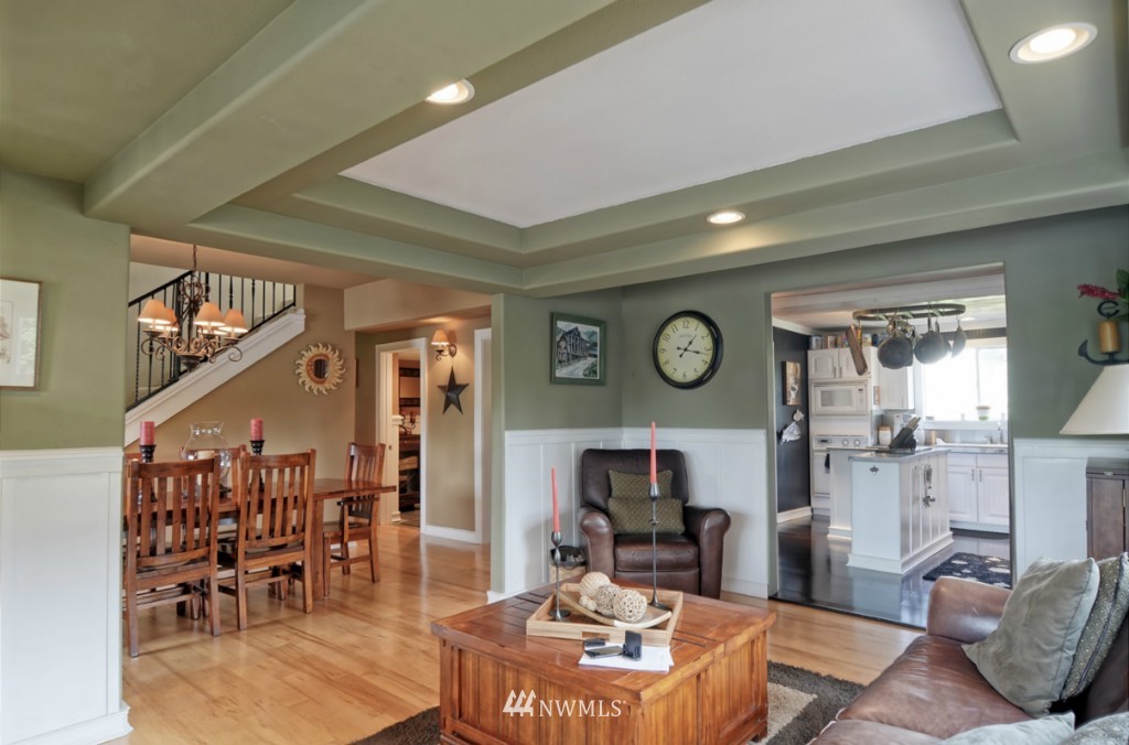 403 240th Street Southeast Bothell, WA 98021 - Photo 5 of 22