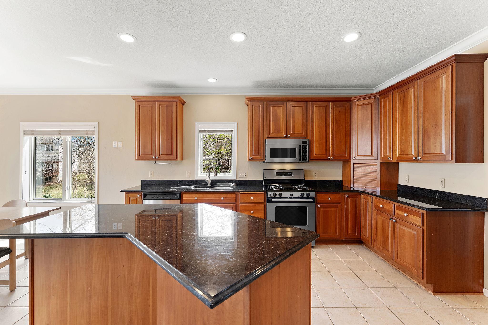 9677 Jonathan Lane Eden Prairie, MN 55347 - Photo 3 of 71