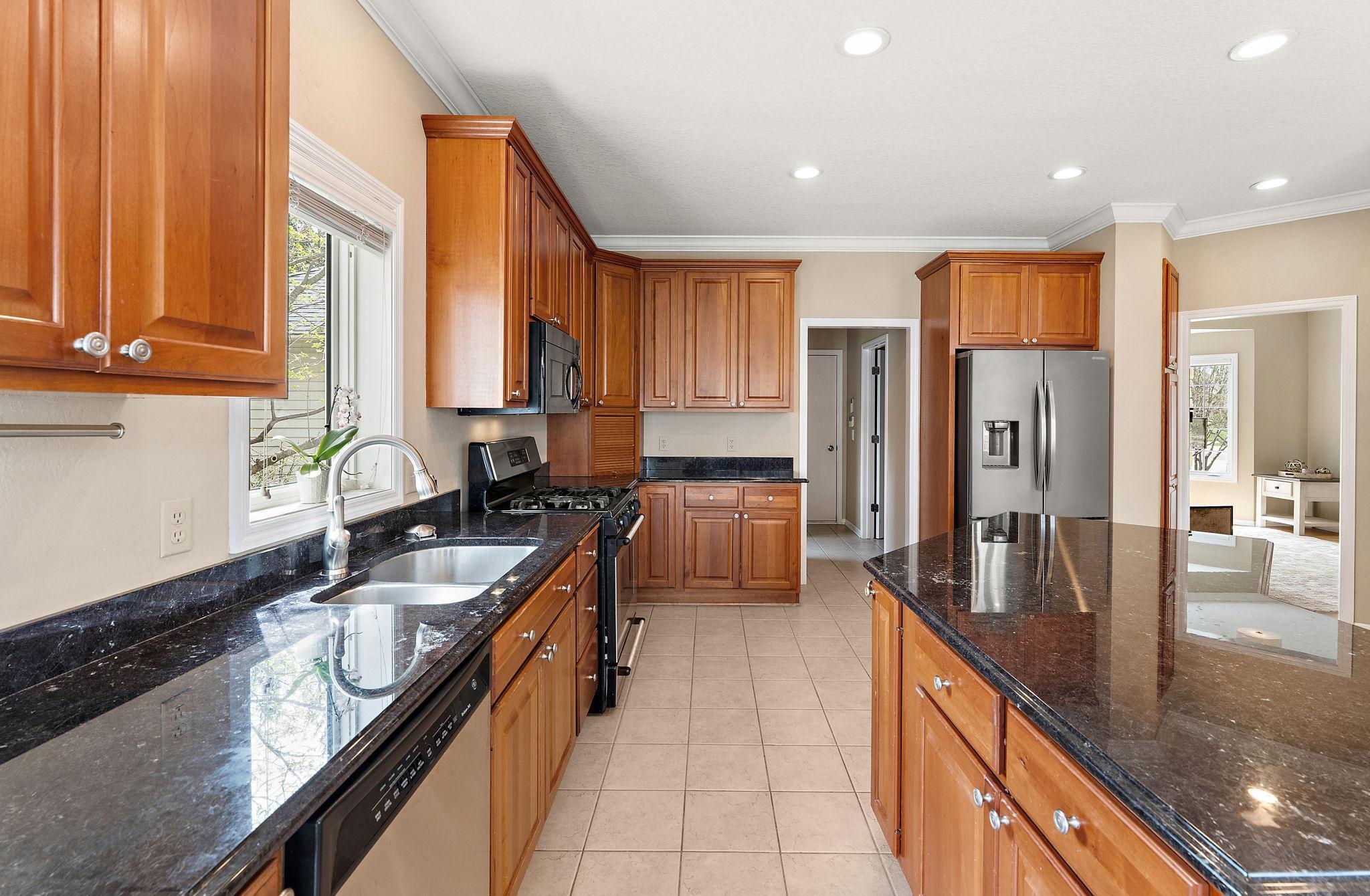 9677 Jonathan Lane Eden Prairie, MN 55347 - Photo 4 of 71