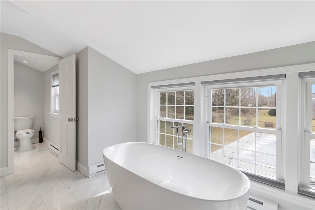 53 River Run Middletown, RI 02842 - Photo 23 of 33
