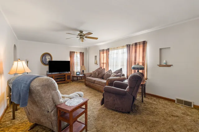 $110,000 | 204 West Locust Street, Cambridge, IL 61238