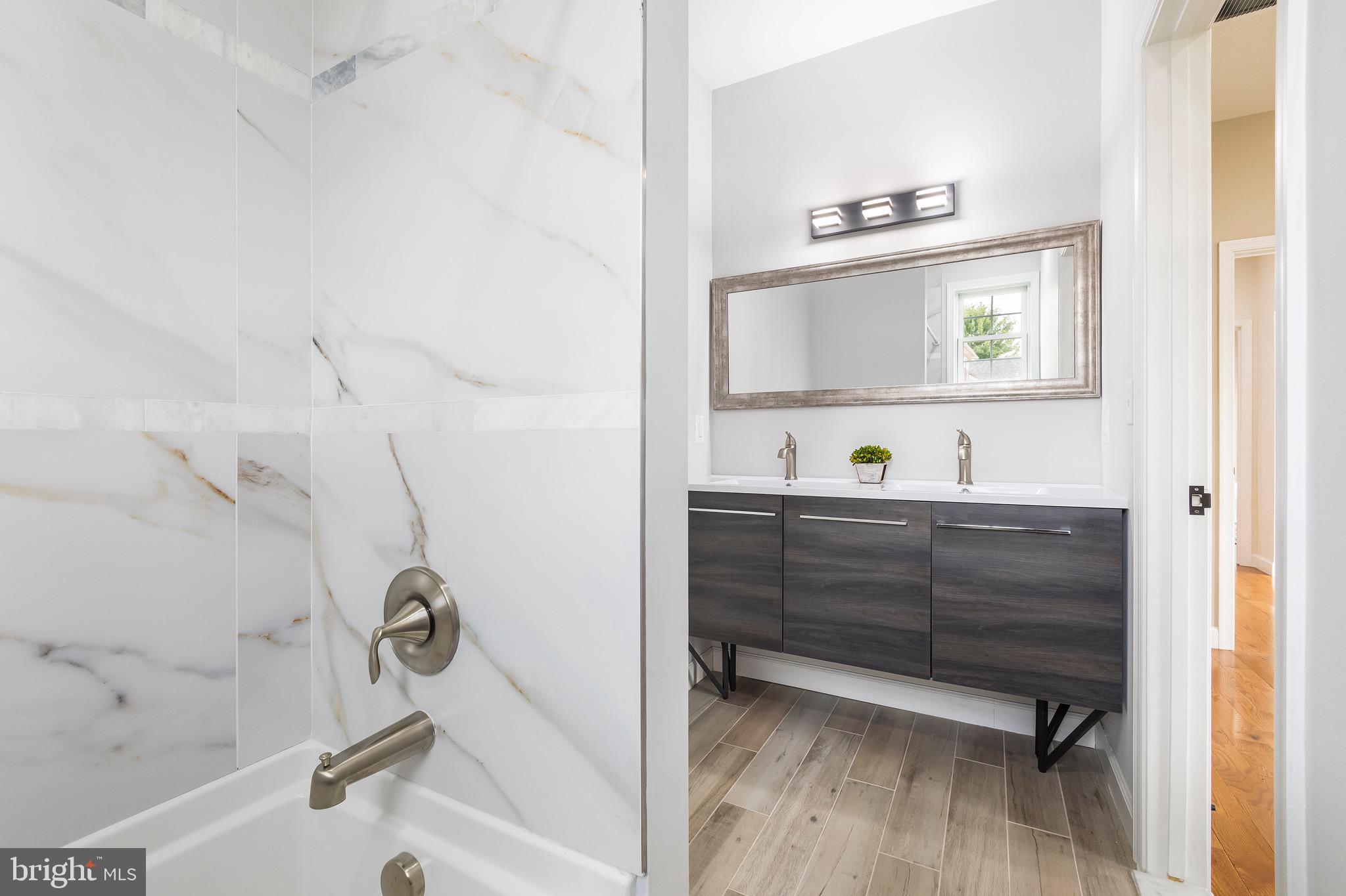 21720 Rolling Ridge Lane Laytonsville, MD 20882 - Photo 40 of 61 THIRD BATHROOM