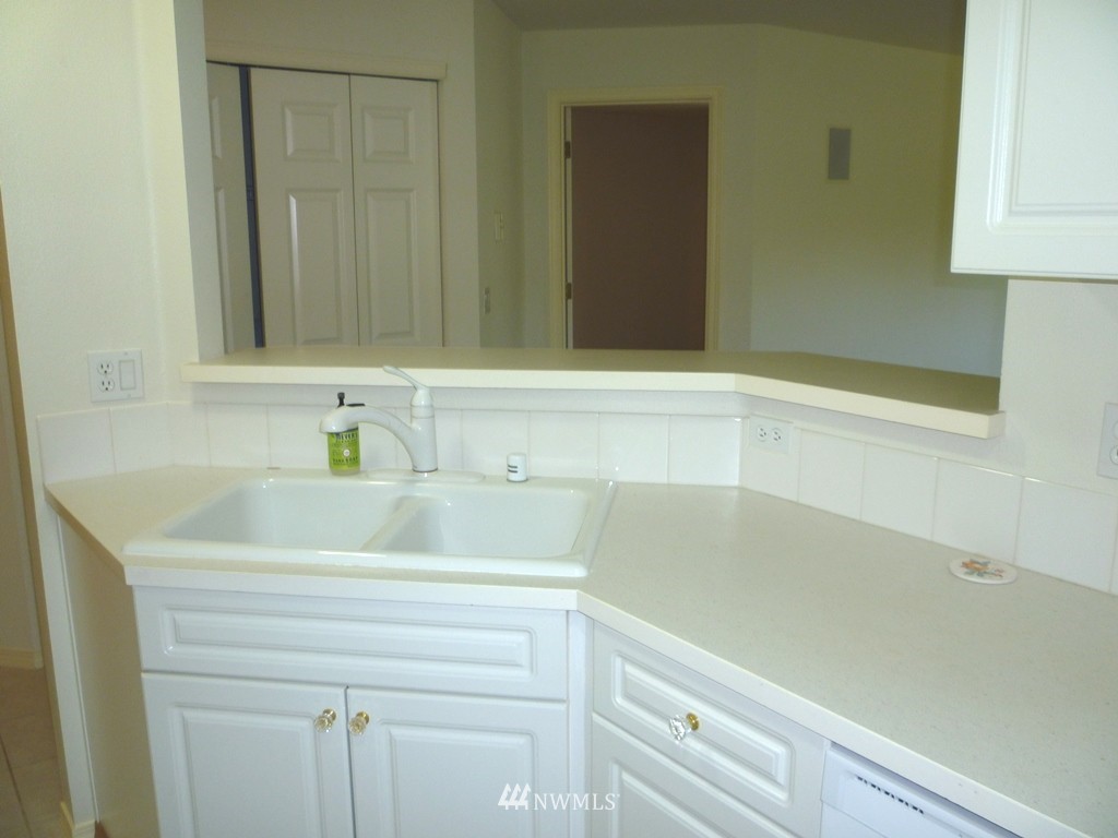 1206 58th Street Southwest, Unit H203 Everett, WA 98203 - Photo 4 of 25