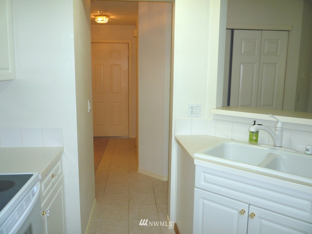 1206 58th Street Southwest, Unit H203 Everett, WA 98203 - Photo 5 of 25