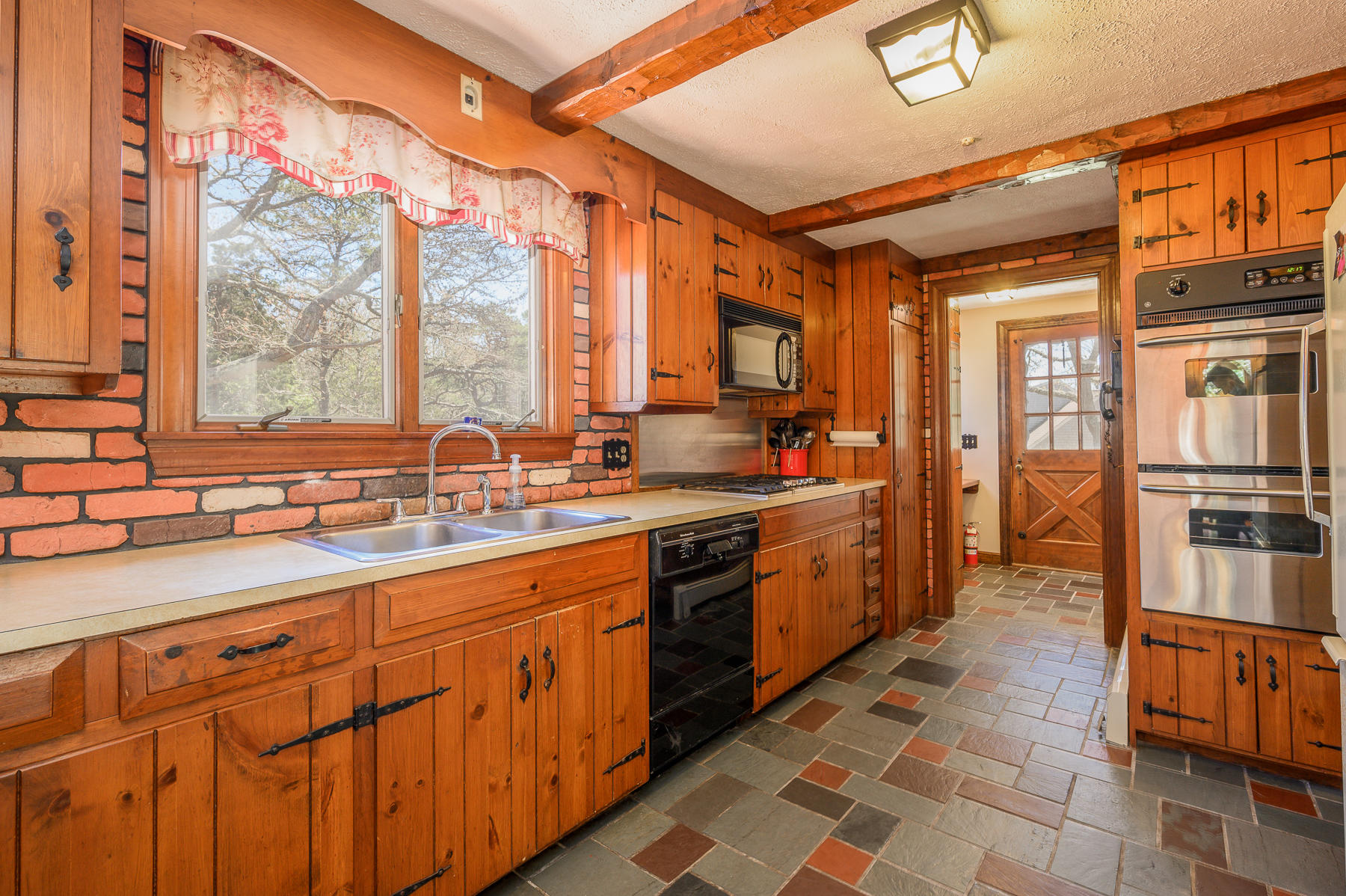 1221 County Road Cataumet, MA 02534 - Photo 21 of 42 Kitchen