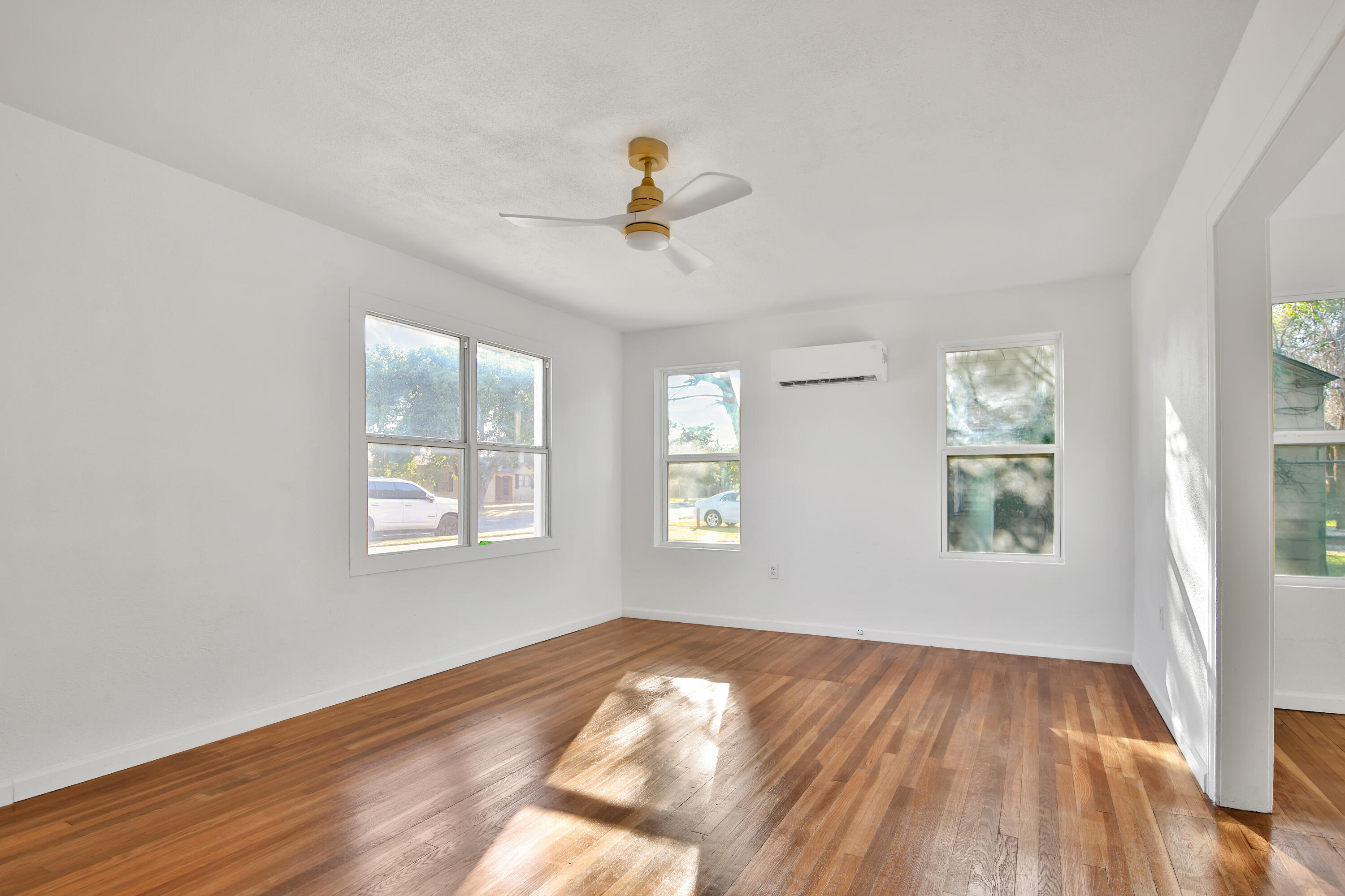 2004 31st Street Lubbock, TX 79411 - Photo 5 of 24 1L1A2387