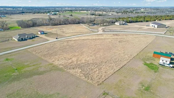 $140,000 | 301 Marshall Circle, Whitewright, TX 75491