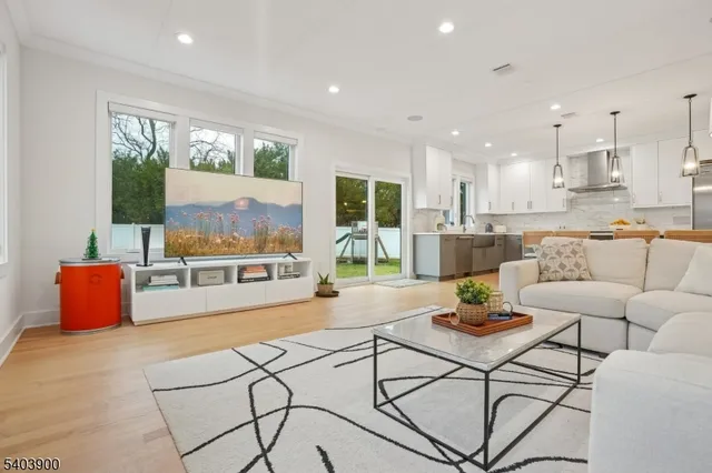 $1,850,000 | 18 Glendale Avenue, Livingston, NJ 07039