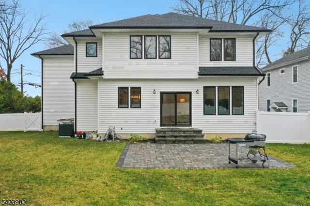 $1,850,000 | 18 Glendale Avenue, Livingston, NJ 07039