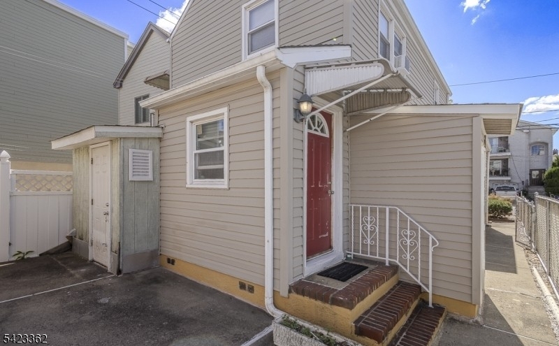 66 Garrison Street Newark, NJ 07105 - Photo 4 of 25 a view of utility room