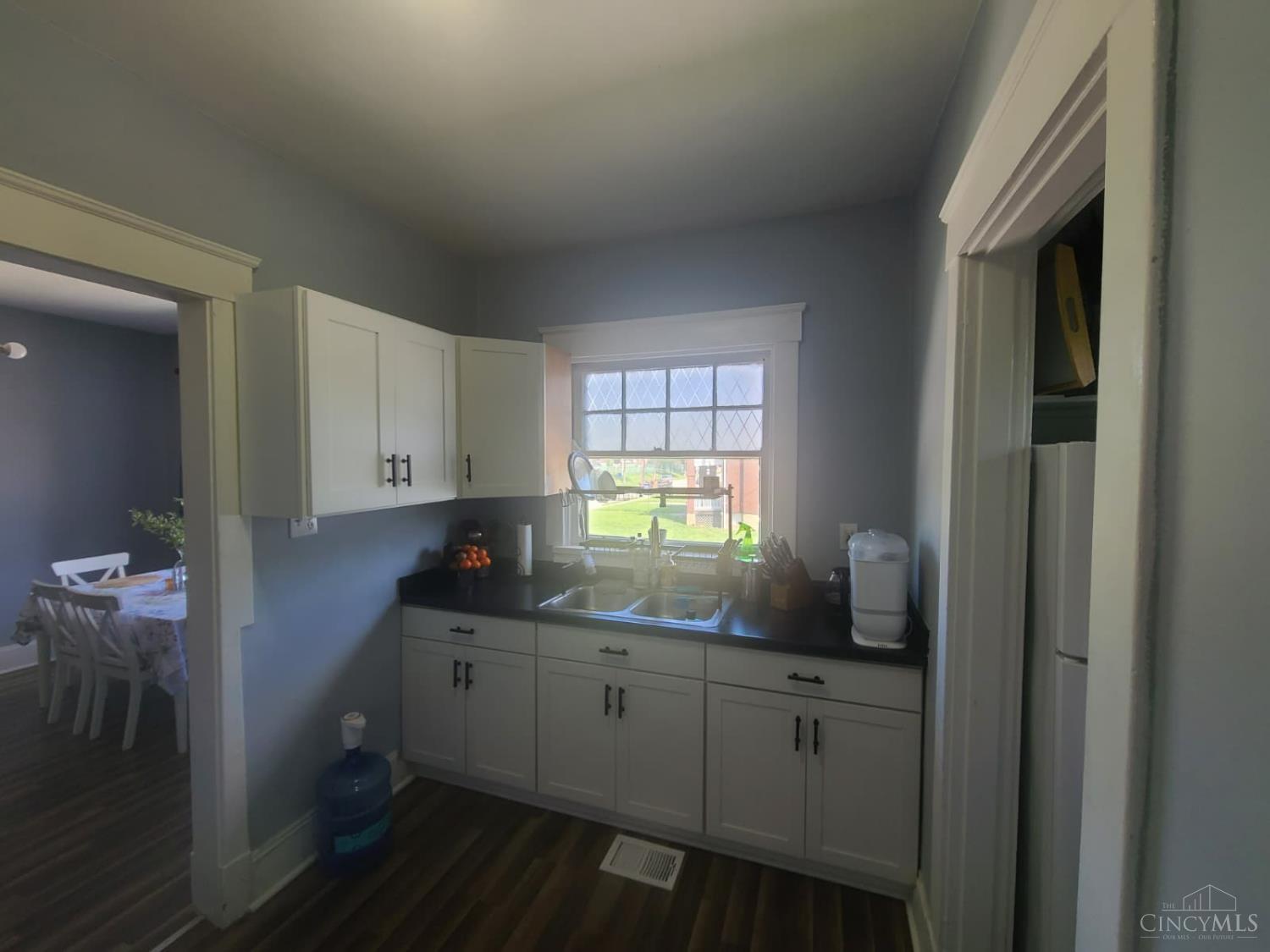 891 Ridgeway Avenue Cincinnati, OH 45229 - Photo 22 of 25