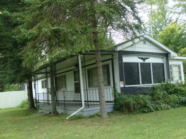 2141 North Huron Road Pinconning, MI 48650 - Photo 1 of 15 1841096.JPG