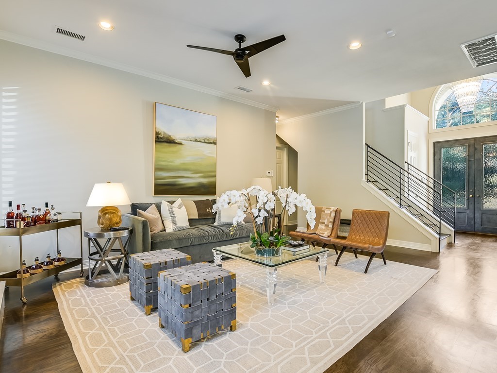 2007 Rue De St Tropez Austin, TX 78746 - Photo 3 of 17