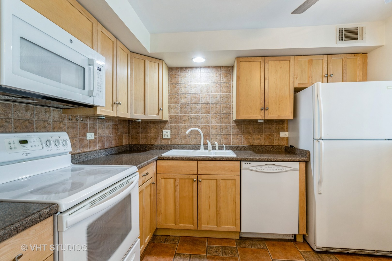 960 South River Road, Unit 308 Des Plaines, IL 60016 - Photo 5 of 10