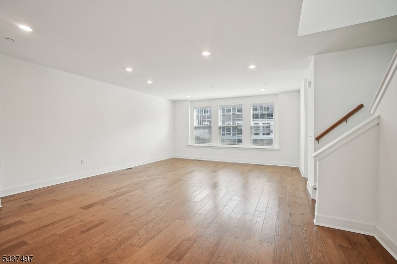 10 Cecala Road Morris Plains, NJ 07950 - Photo 4 of 25