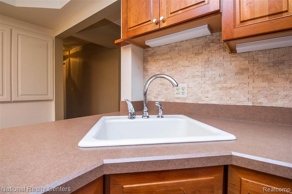 187 Old Perch Road Rochester Hills, MI 48309 - Photo 12 of 35