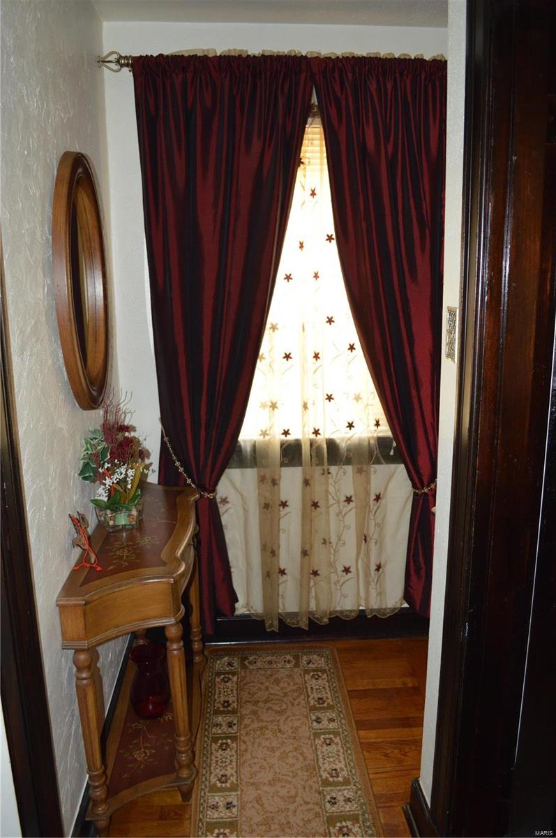2404 Brown Road St. Louis, MO 63114 - Photo 14 of 34 Gallery Image 14