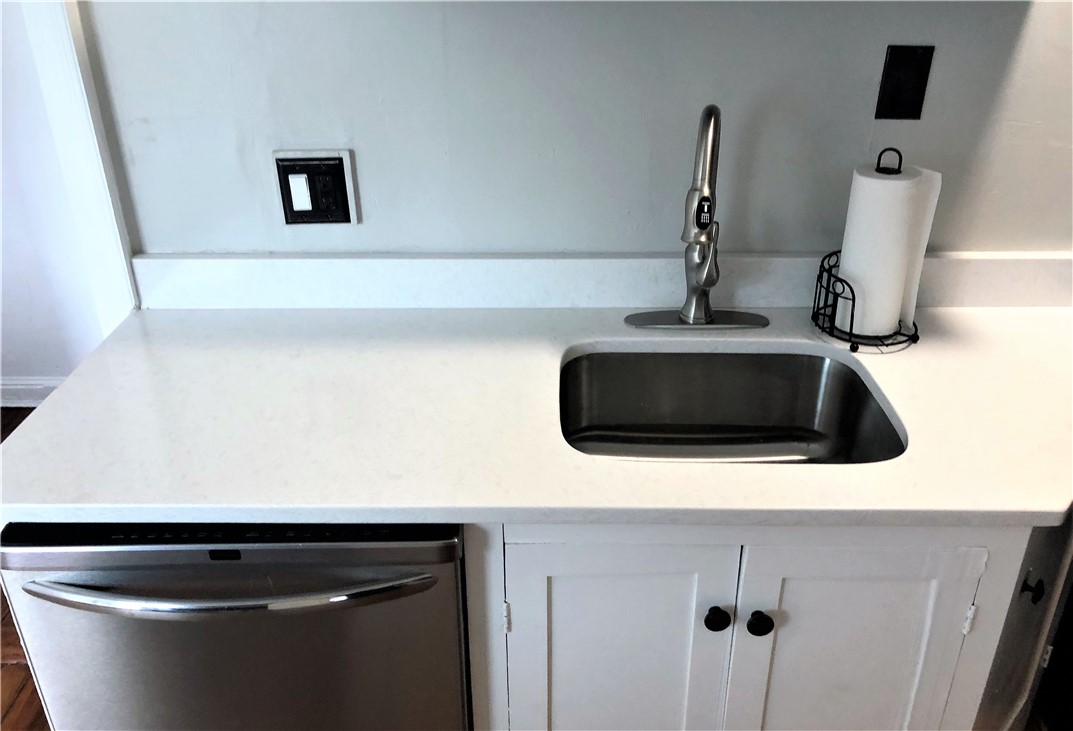 283 Spring Street, Unit 2 Newport, RI 02840 - Photo 3 of 15