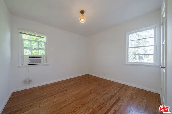 $1,899 | 823 Highland Avenue, Unit 10, Glendale, CA 91202