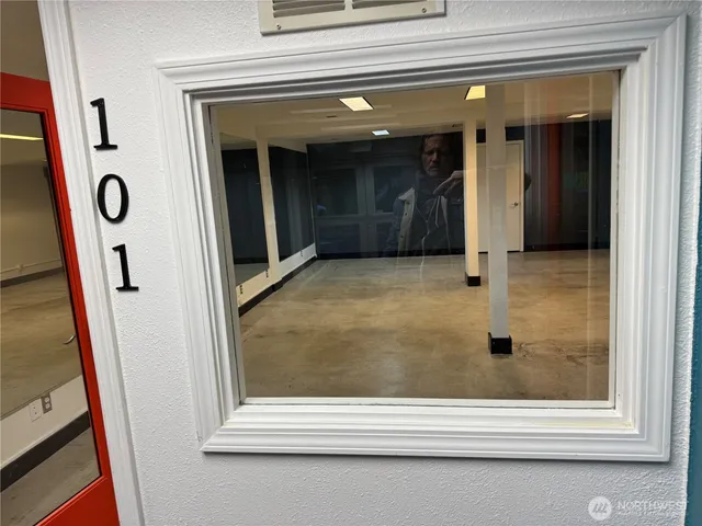 $1,700 | 23931 Highway 99, Unit 101, Edmonds, WA 98026