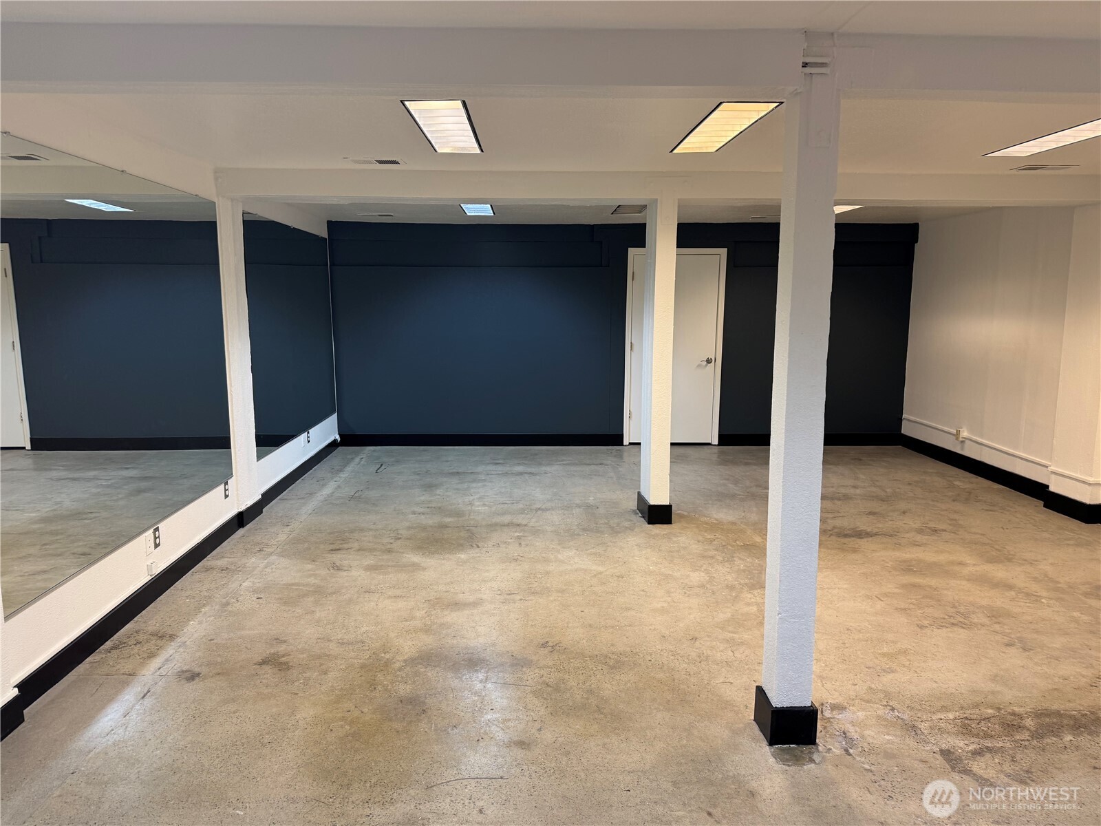 23931 Highway 99, Unit 101 Edmonds, WA 98026 - Photo 5 of 10 a view of empty room