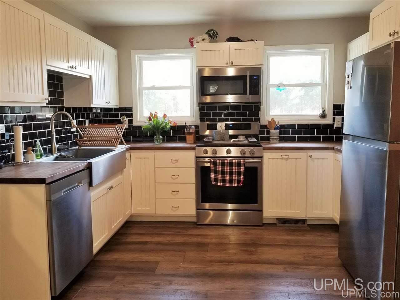 10434 West Co Road Manistique, MI 49854 - Photo 5 of 42