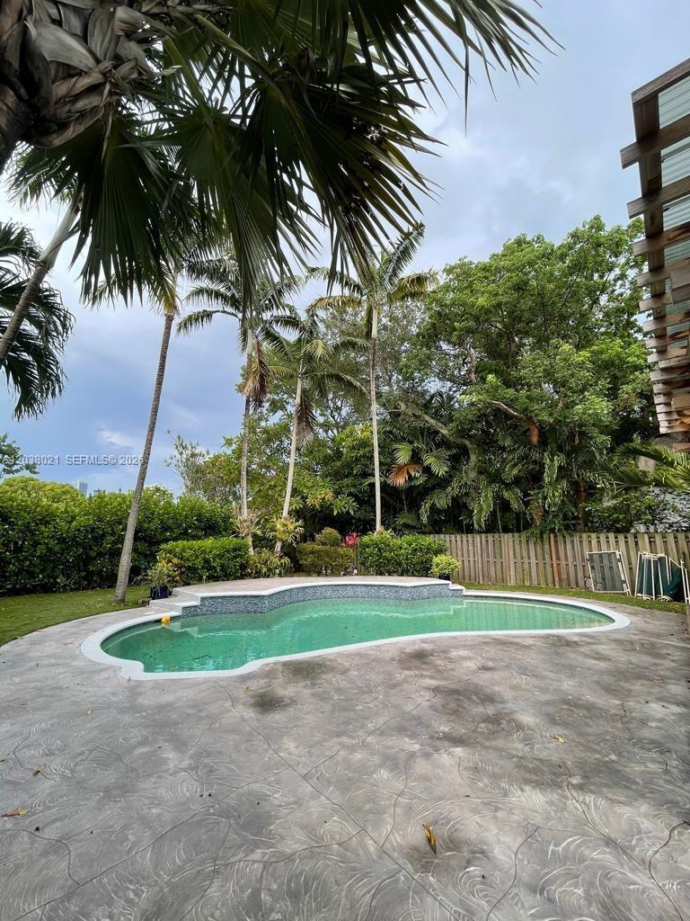 111 Southwest 29th Road, Unit 111 Miami, FL 33129 - Photo 10 of 12